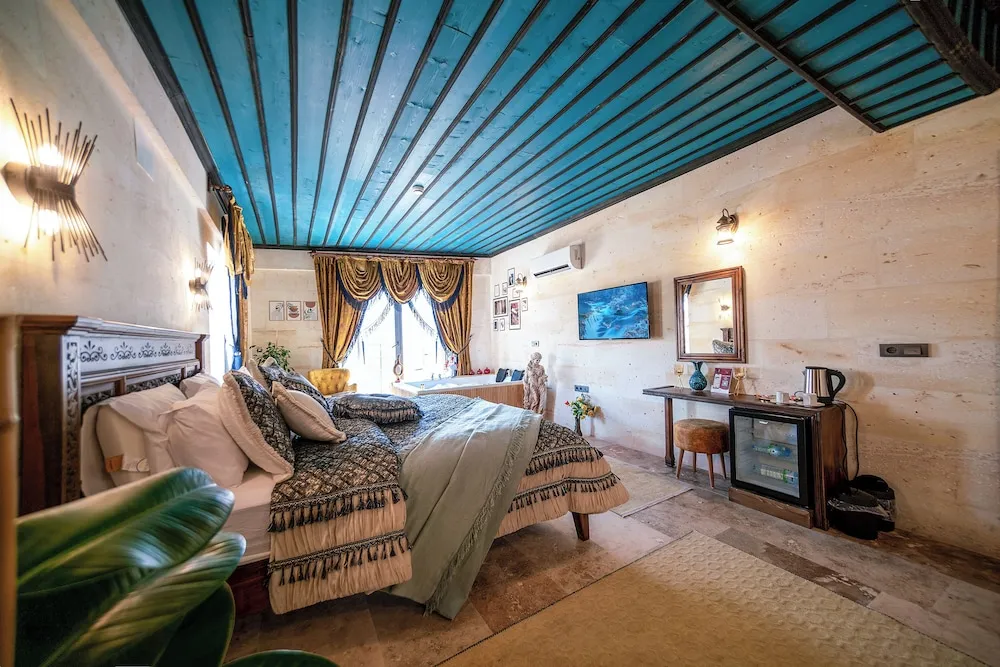 Superior Jacuzzi Room