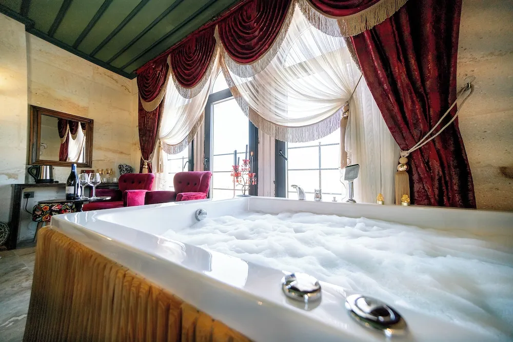Jacuzzi Deluxe
