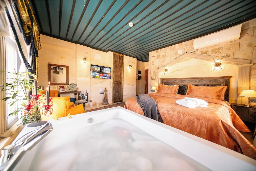 Jacuzzi Deluxe