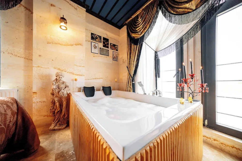 Jacuzzi Deluxe