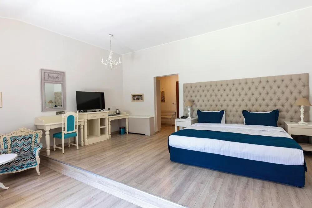 Premium Room with King Size Bed, Garden View