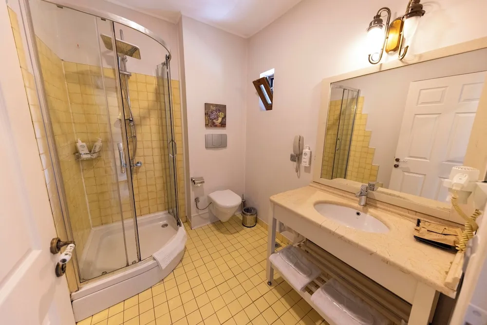 Deluxe Room with King Size Bed, Garden View