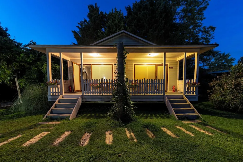 Superior Room with King Size Bed, Garden View