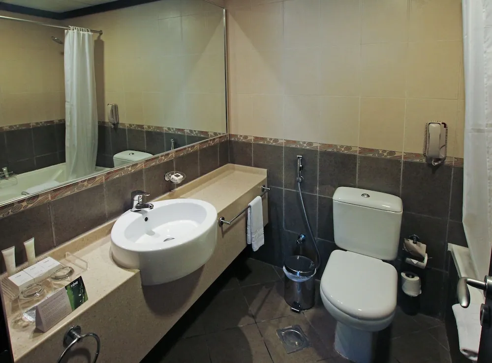 Executive Suite, 3 Bedrooms, Pool View