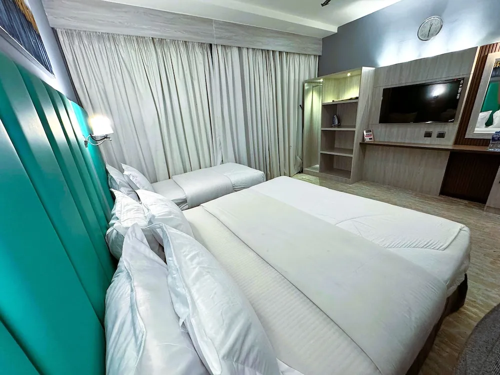 Triple Studio Apartment