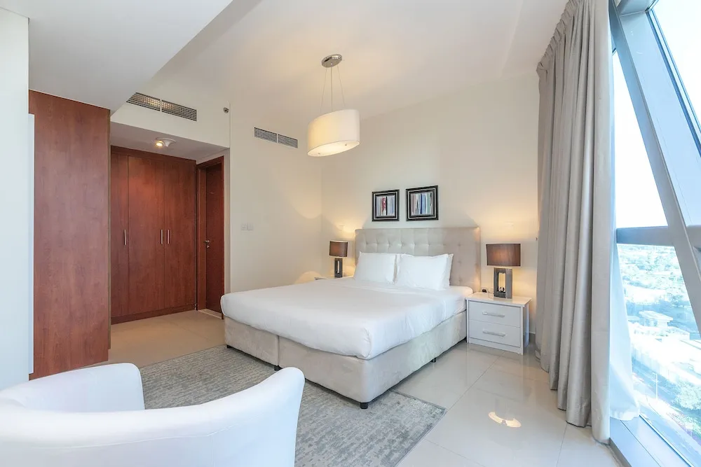 DHH - Pool View 1 Bed Park Tower A DIFC