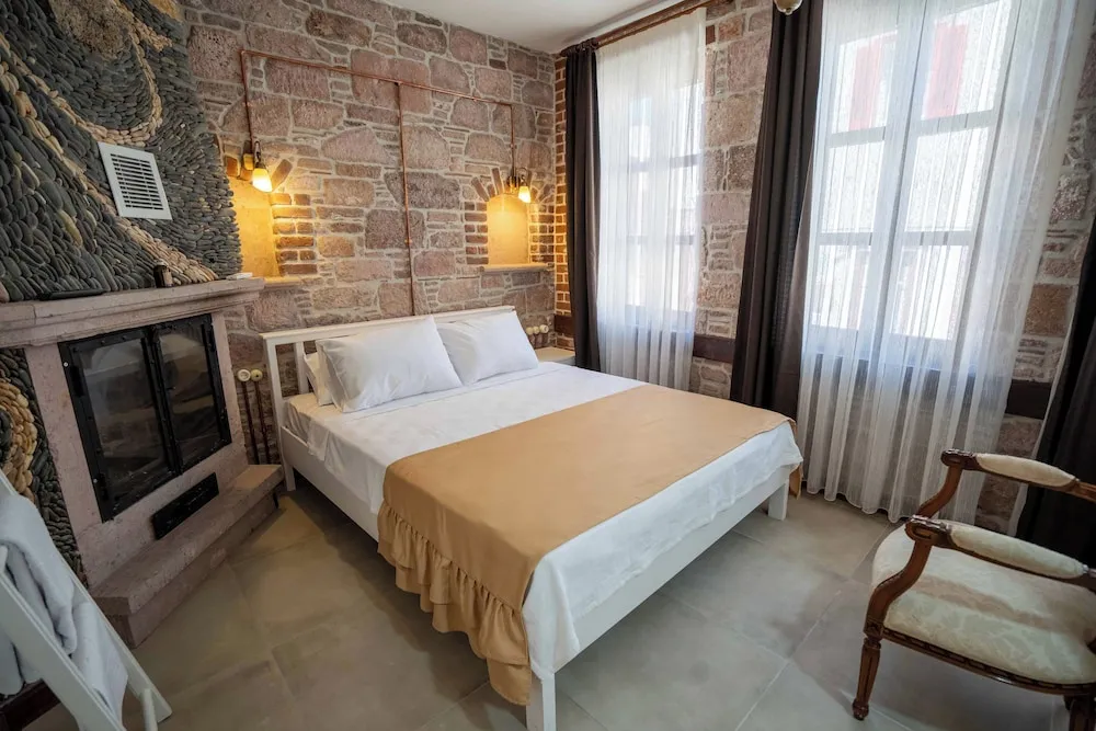 Deluxe Tek Büyük Yataklı Oda