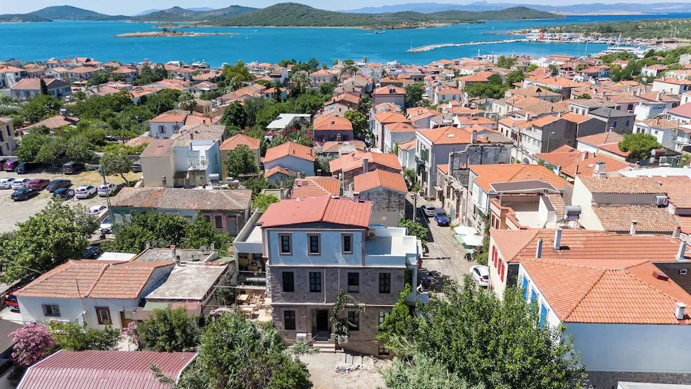 Cunda Mahmut Bey Konağı