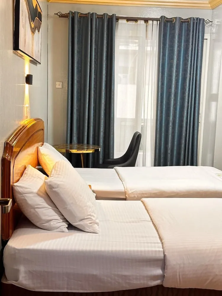 Standard Tek Büyük veya İki Ayrı Yataklı Oda