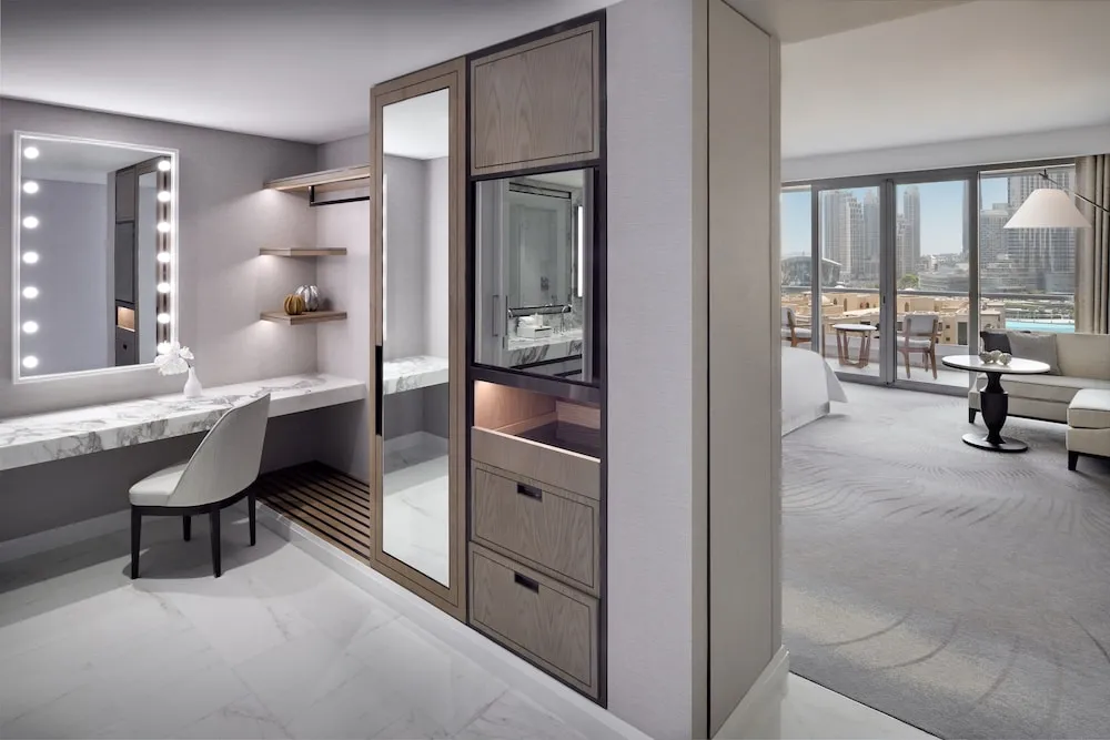 Premier Fountain View Room