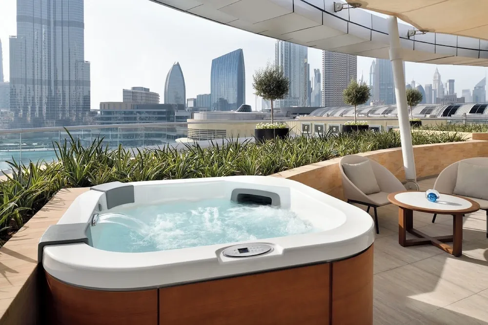 Süit (Spa Suite Fountain View)