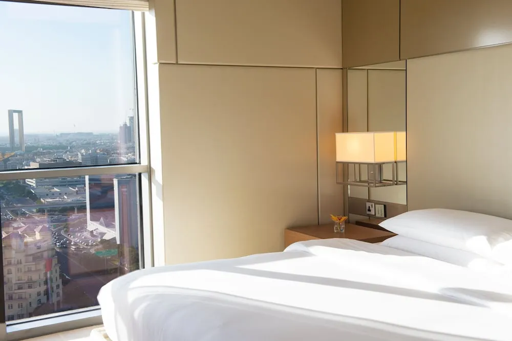 Deluxe Oda (Free Breakfast & Lounge Access)