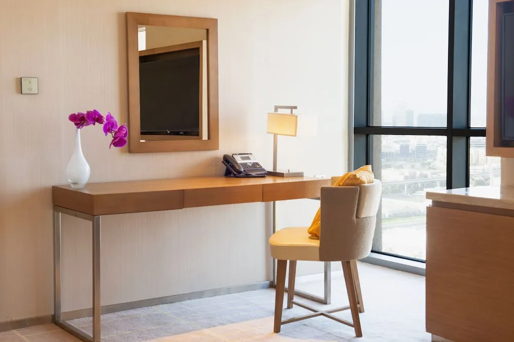 Deluxe Oda (Free Breakfast & Lounge Access)