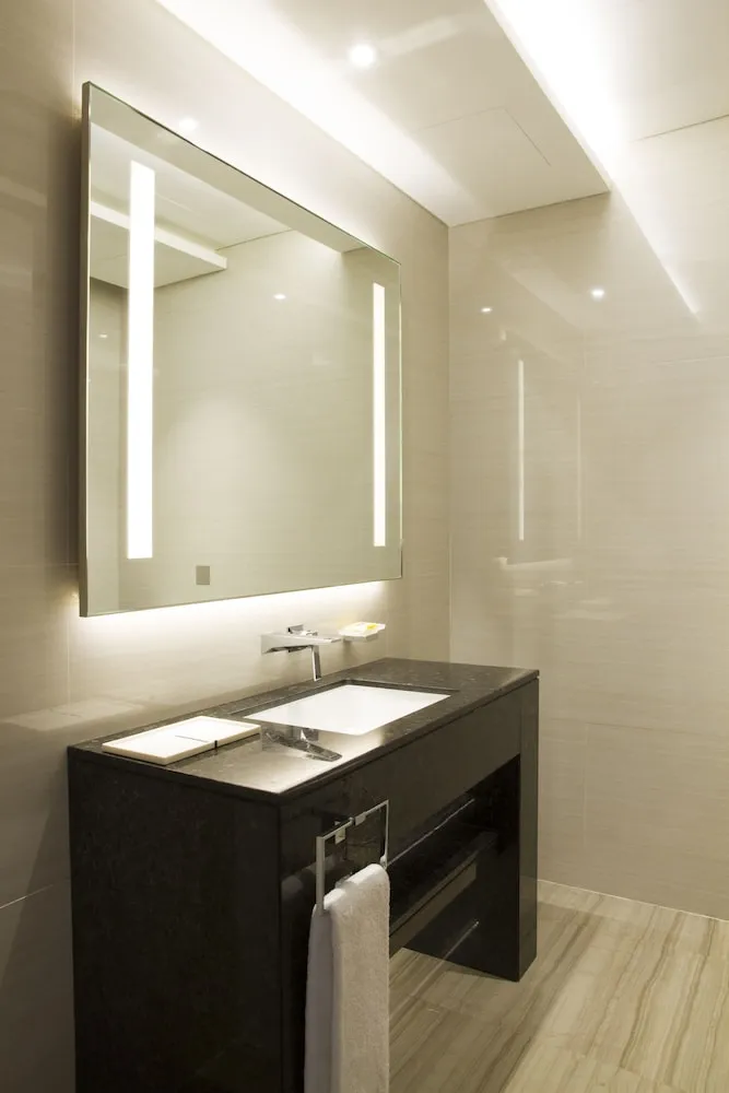 Süit, 1 Yatak Odası (Free Breakfast & Lounge Access)