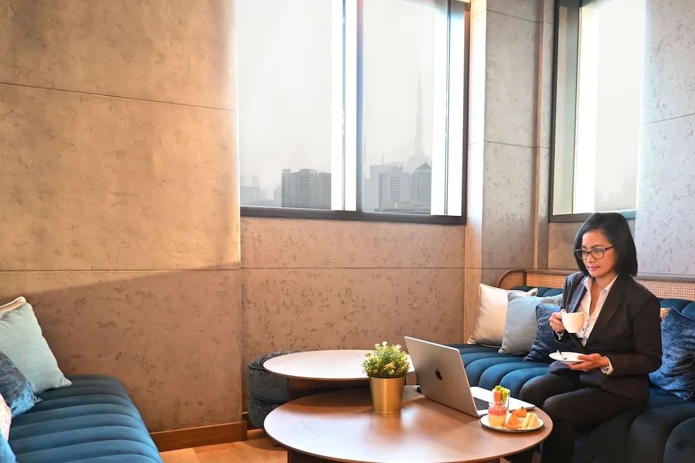 Family Suite, 1 Bedroom with Esperia Lounge Access (1 Queen Bed, City View)