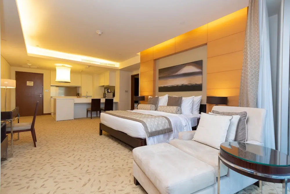 King Studio Apartment