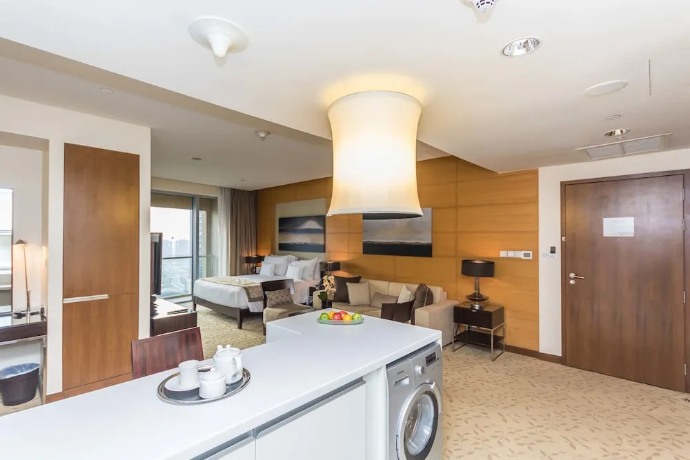 King Studio Apartment