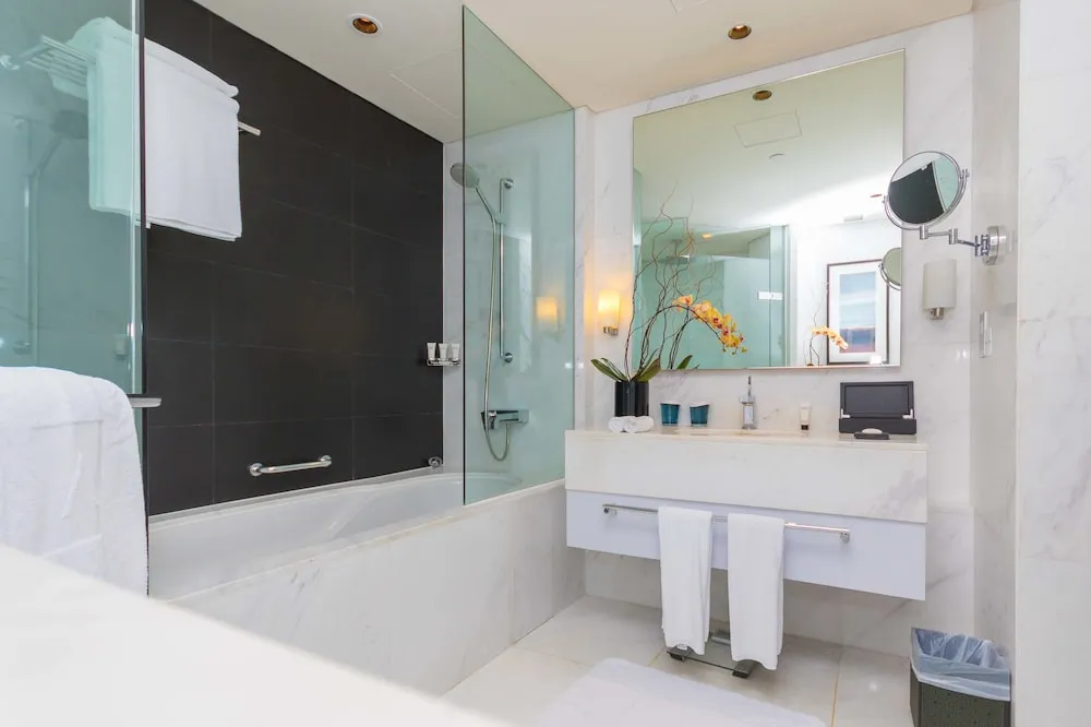 King Studio Apartment