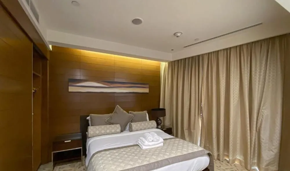 Three Bedrooms Full Fountains and Burj View