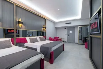 216 Prestige Hotel