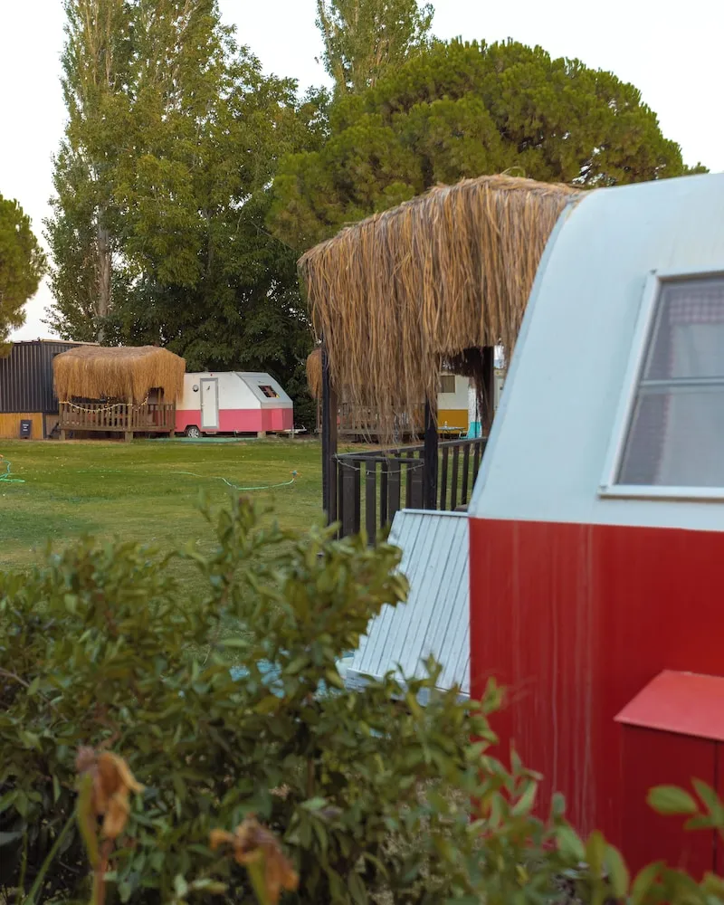 Romantic Karavan, Bahçe Manzaralı