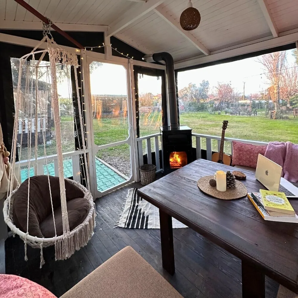 Romantic Karavan, Bahçe Manzaralı