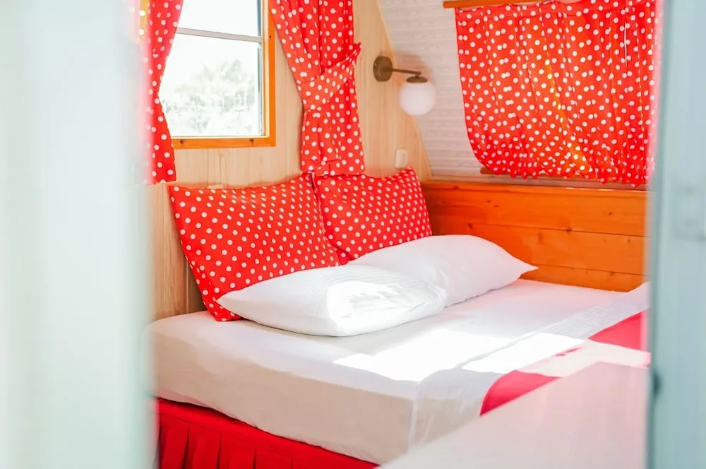 Romantic Karavan, Bahçe Manzaralı