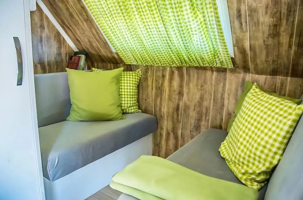 Standard Karavan, Bahçe Manzaralı