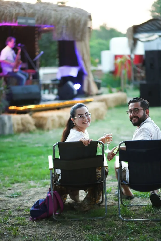 Standard Karavan, Bahçe Manzaralı