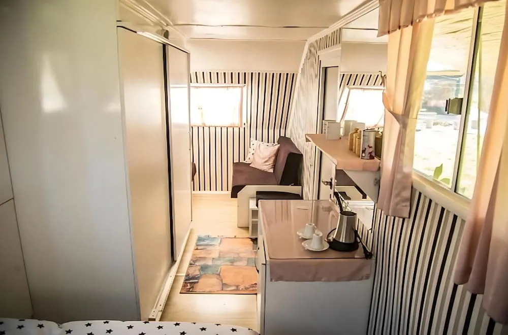 Standard Karavan, Bahçe Manzaralı