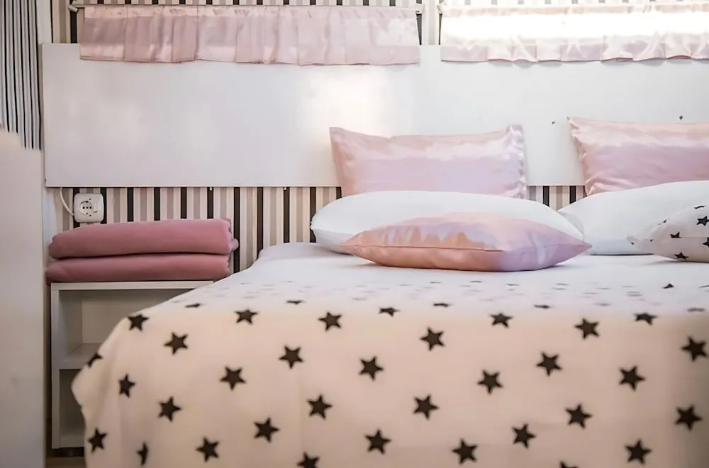 Standard Karavan, Bahçe Manzaralı