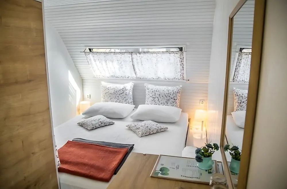 Grand Karavan, Bahçe Manzaralı