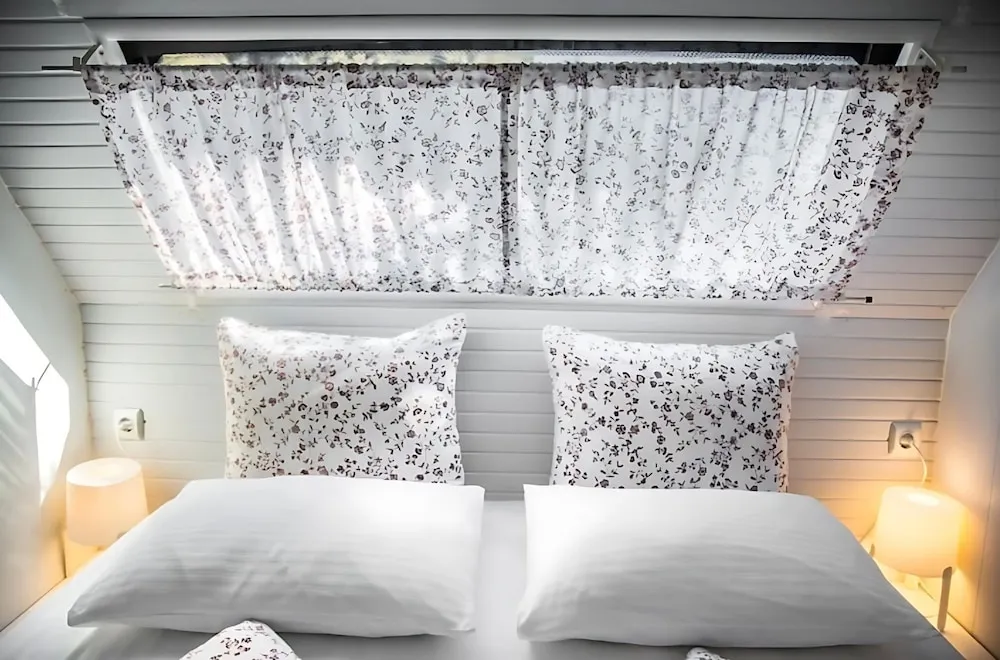 Grand Karavan, Bahçe Manzaralı