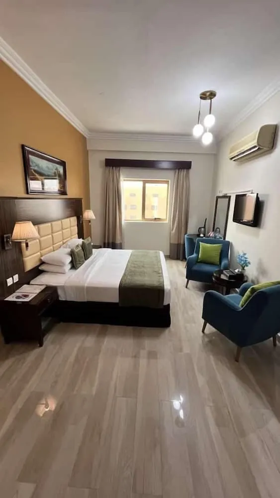 Superior Tek Büyük veya İki Ayrı Yataklı Oda