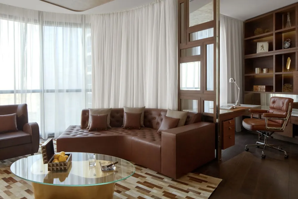 Paramount Suite