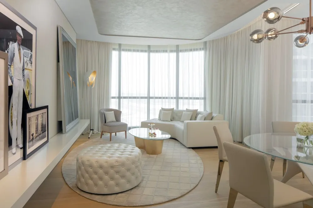 Charleston Suite