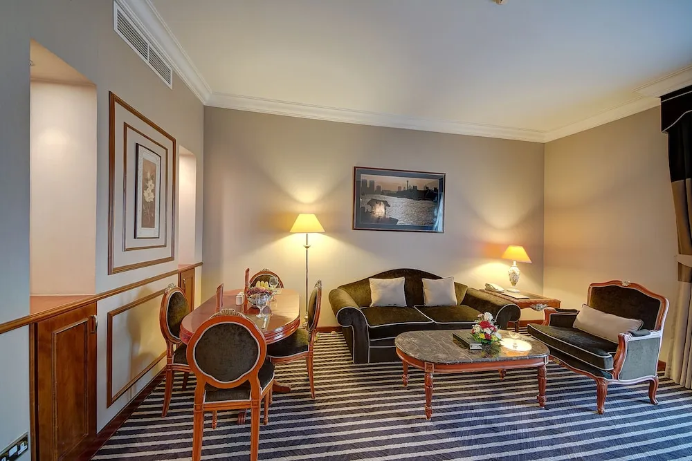 Balmoral Suite