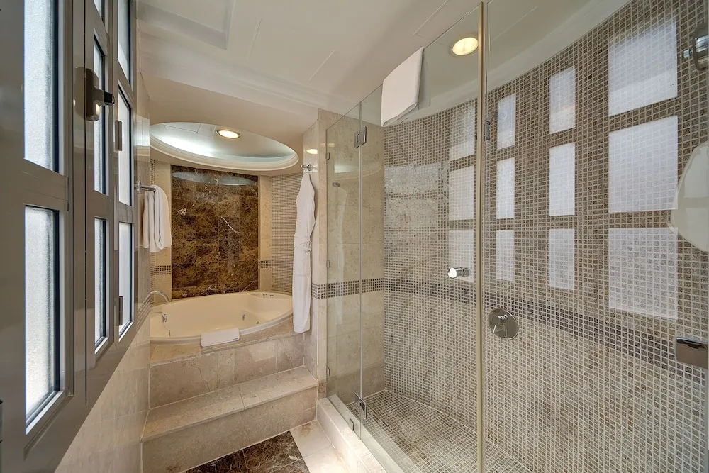 Balmoral Suite