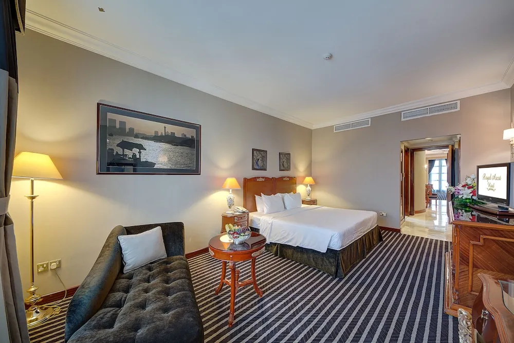 Balmoral Suite