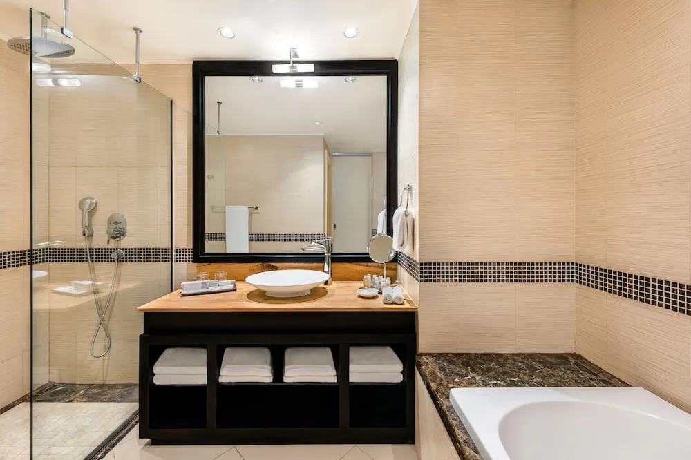 Deluxe Two Bedroom Apartment