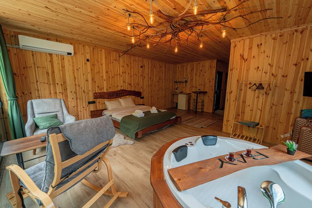 King Suite 203, River View