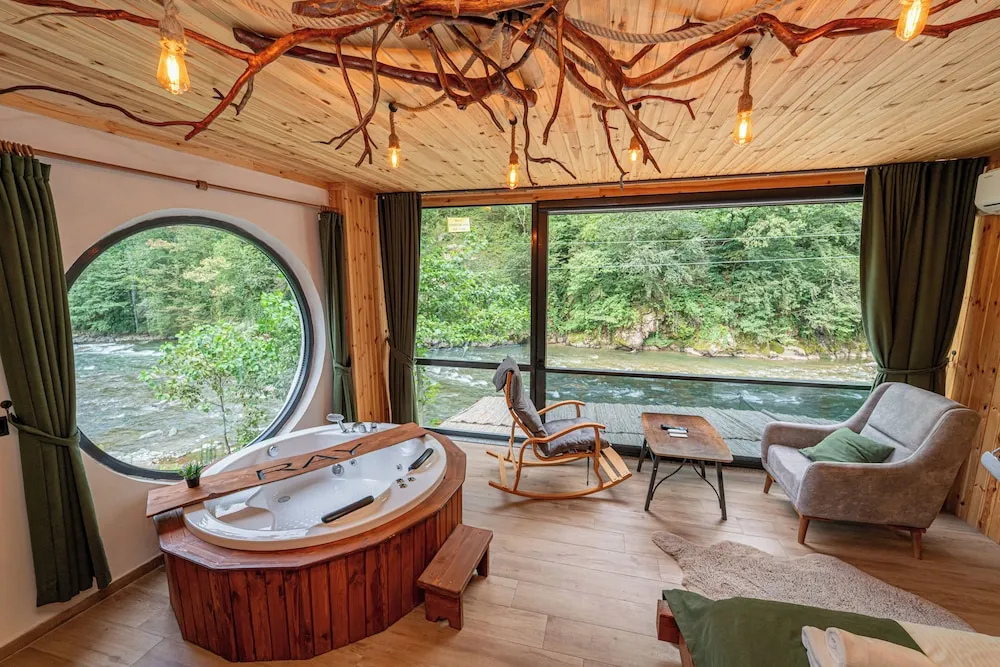 King Suite 203, River View