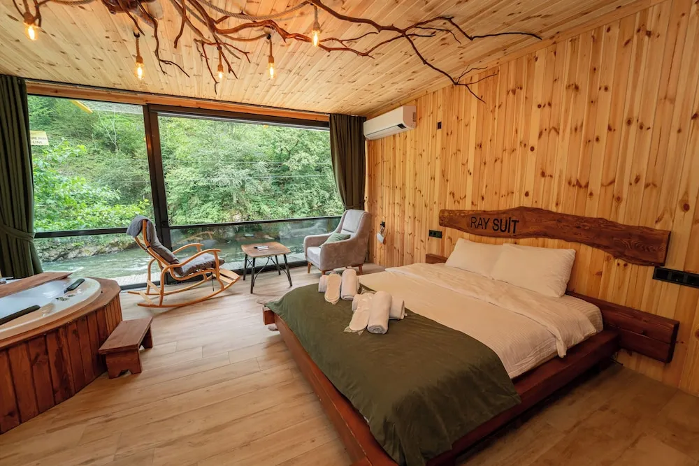 King Suite 203, River View