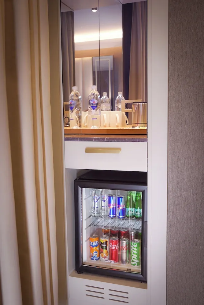 Basic Üç Kişilik Oda, Sigara İçilmez