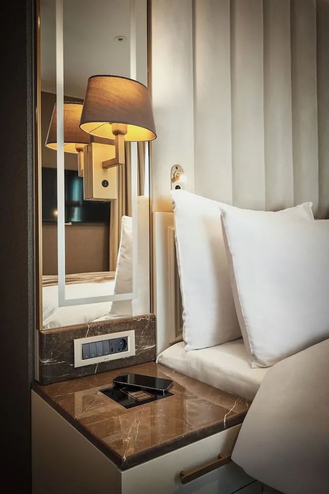 Standard Tek Büyük veya İki Ayrı Yataklı Oda, Sigara İçilmez