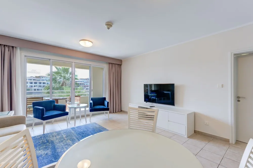 Apart Daire, 1 Yatak Odası, Balkon, Göl Manzaralı