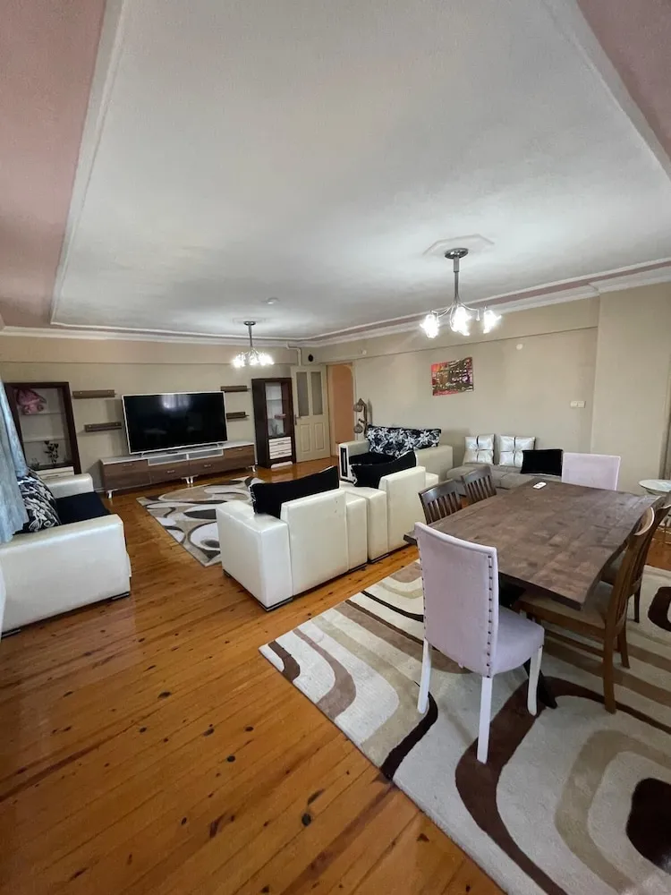 Comfort Apart Daire, Bahçe Manzaralı