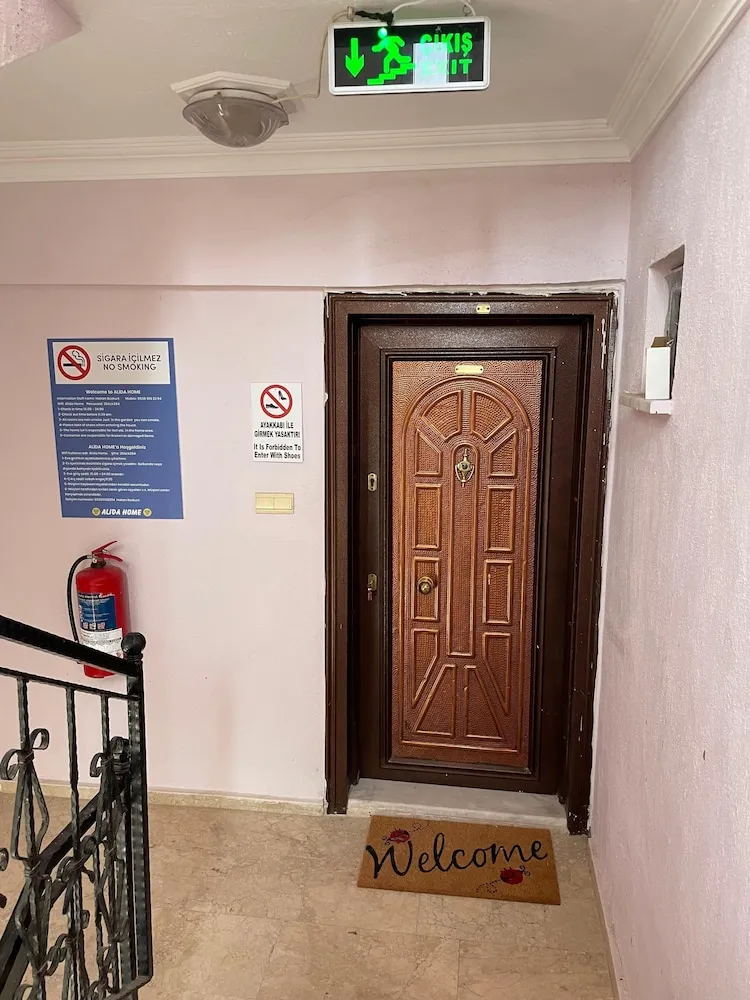 Comfort Apart Daire, Bahçe Manzaralı