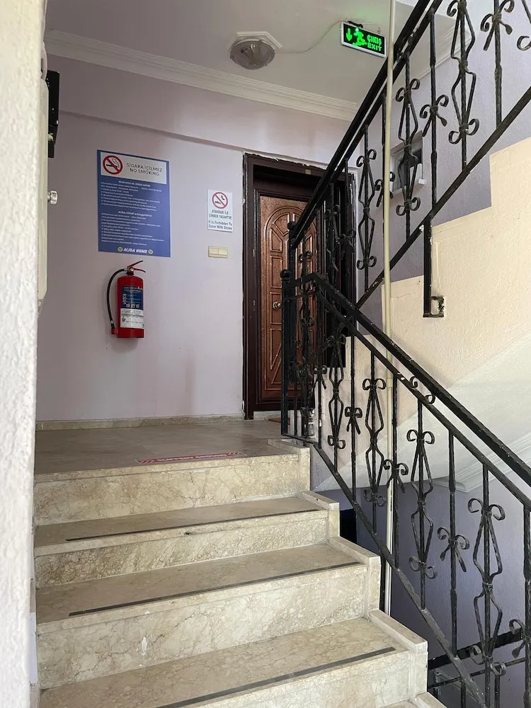 Comfort Apart Daire, Bahçe Manzaralı