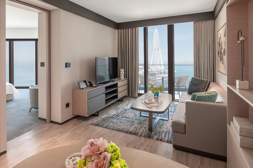 One Bedroom Sea View Suite